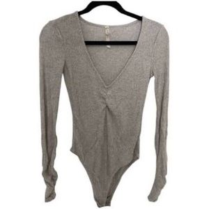 Free people light gray knit ribbed long sleeve bodysuit